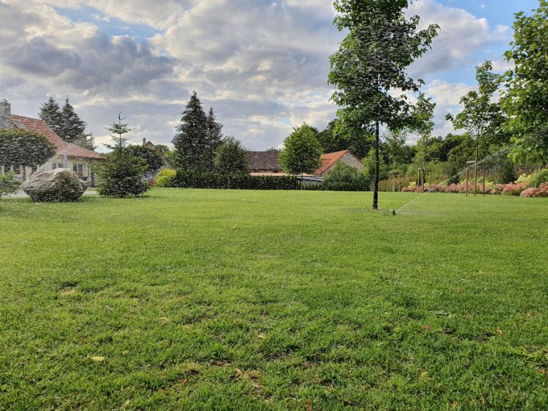 Wetterstation mit Regenmesser für den Garten REKUBIK